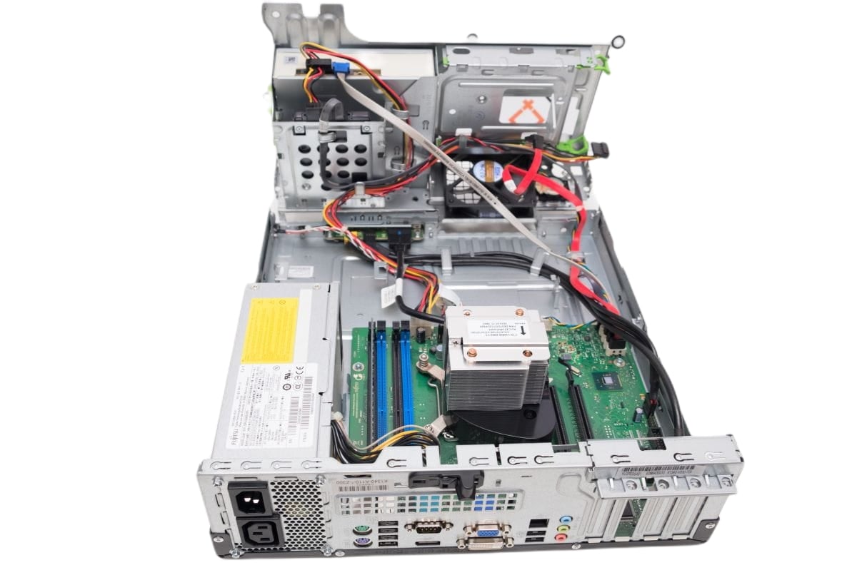 PC Desktop Fujitsu Esprimo E720 SFF Usato - I5-4570, 8GB RAM, SSD 240GB, Win11 Pro